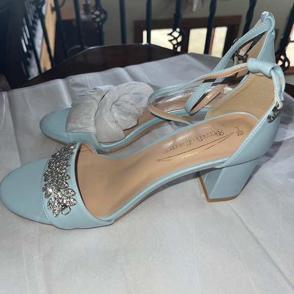 Block heels powder blue with rhinestones - Picture 2 of 4